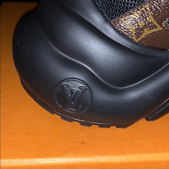 Louis Vuitton sneakers - Picture 5 of 8